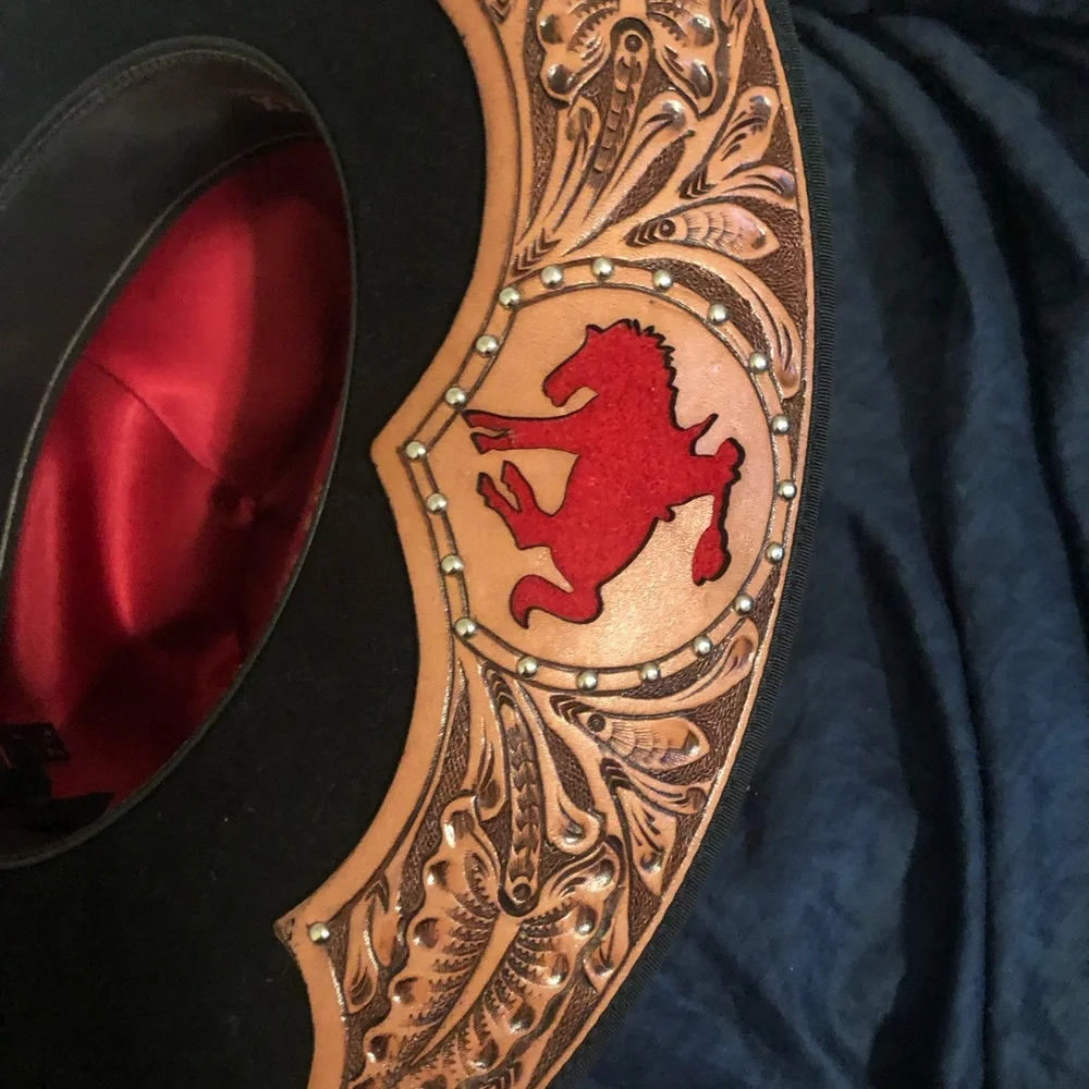 Charlie 1 horse cowboy hat